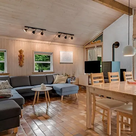 Ginette - 400m To The Fjord By Interhome